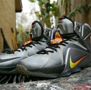 Lebron 12 flights
METALLIC